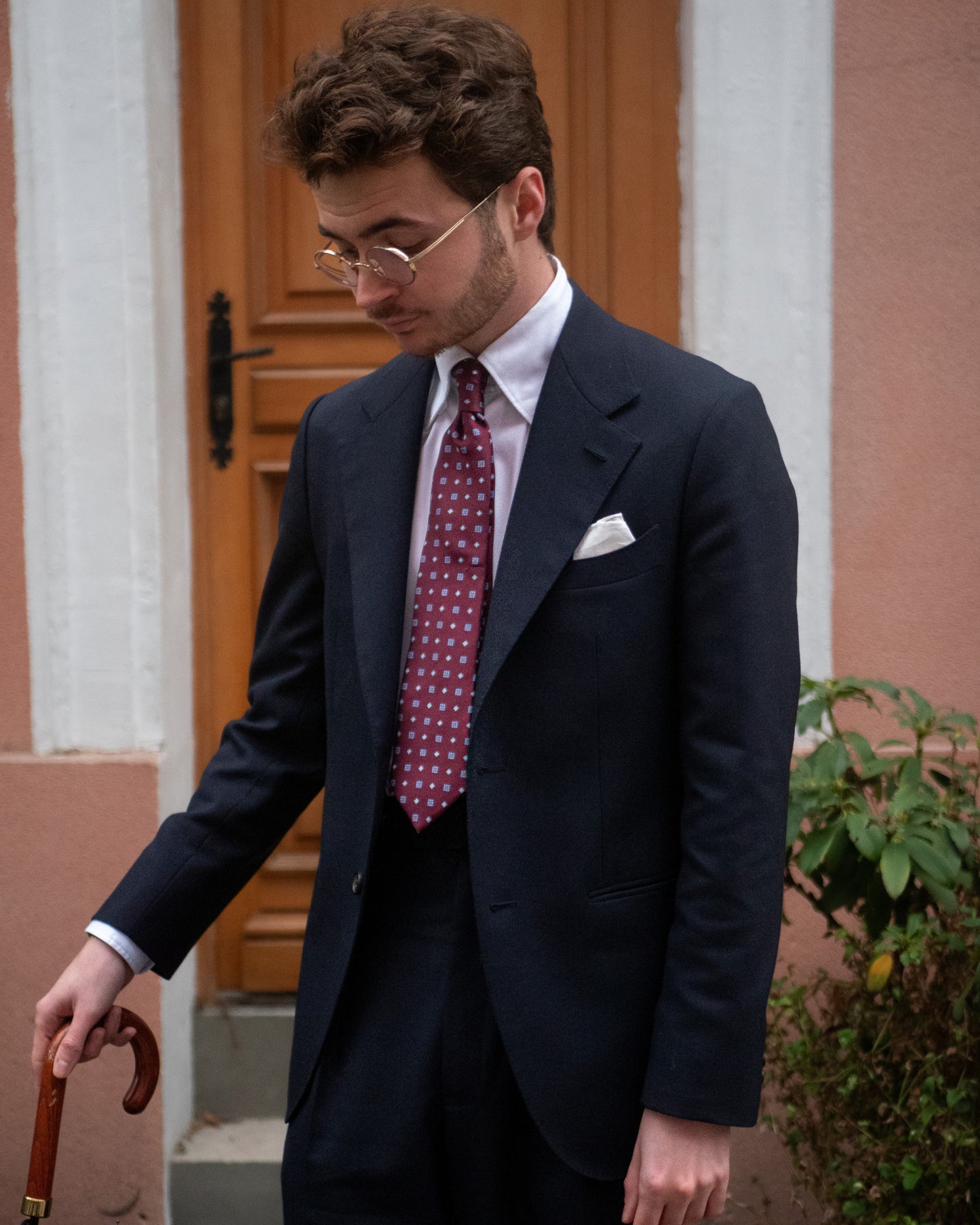 Cravate bordeaux à motifs