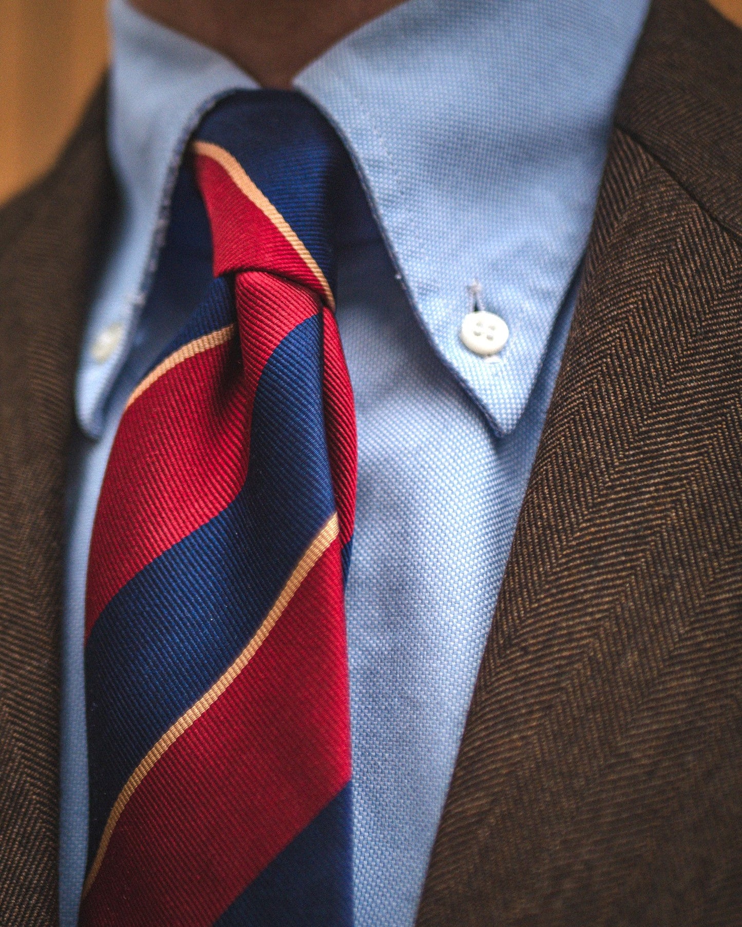 Cravate à rayures marine et bordeaux