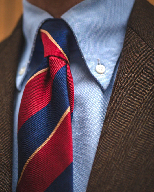 Cravate à rayures marine et bordeaux