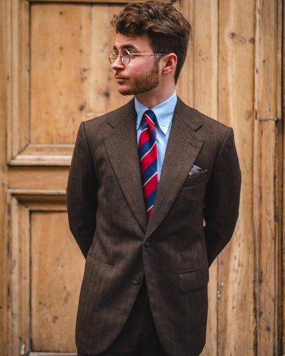 Cravate à rayures marine et bordeaux